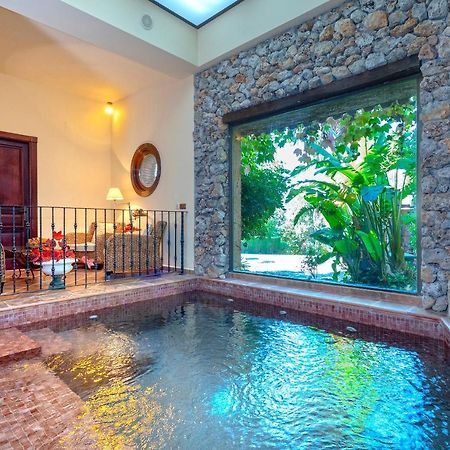 Casa Flores Con Piscina Interior Climatizada Alcaucín Eksteriør bilde