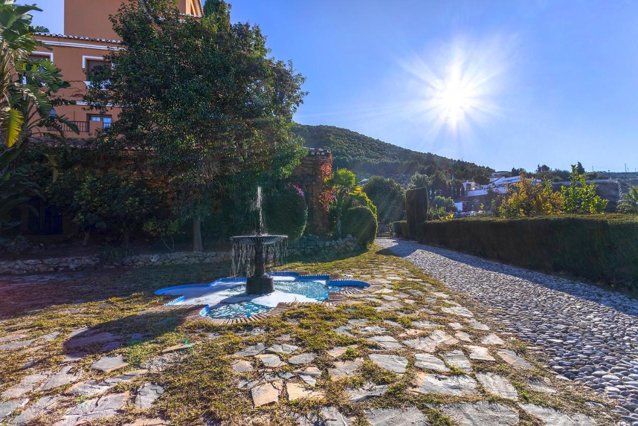 Casa Flores Con Piscina Interior Climatizada Alcaucín Eksteriør bilde