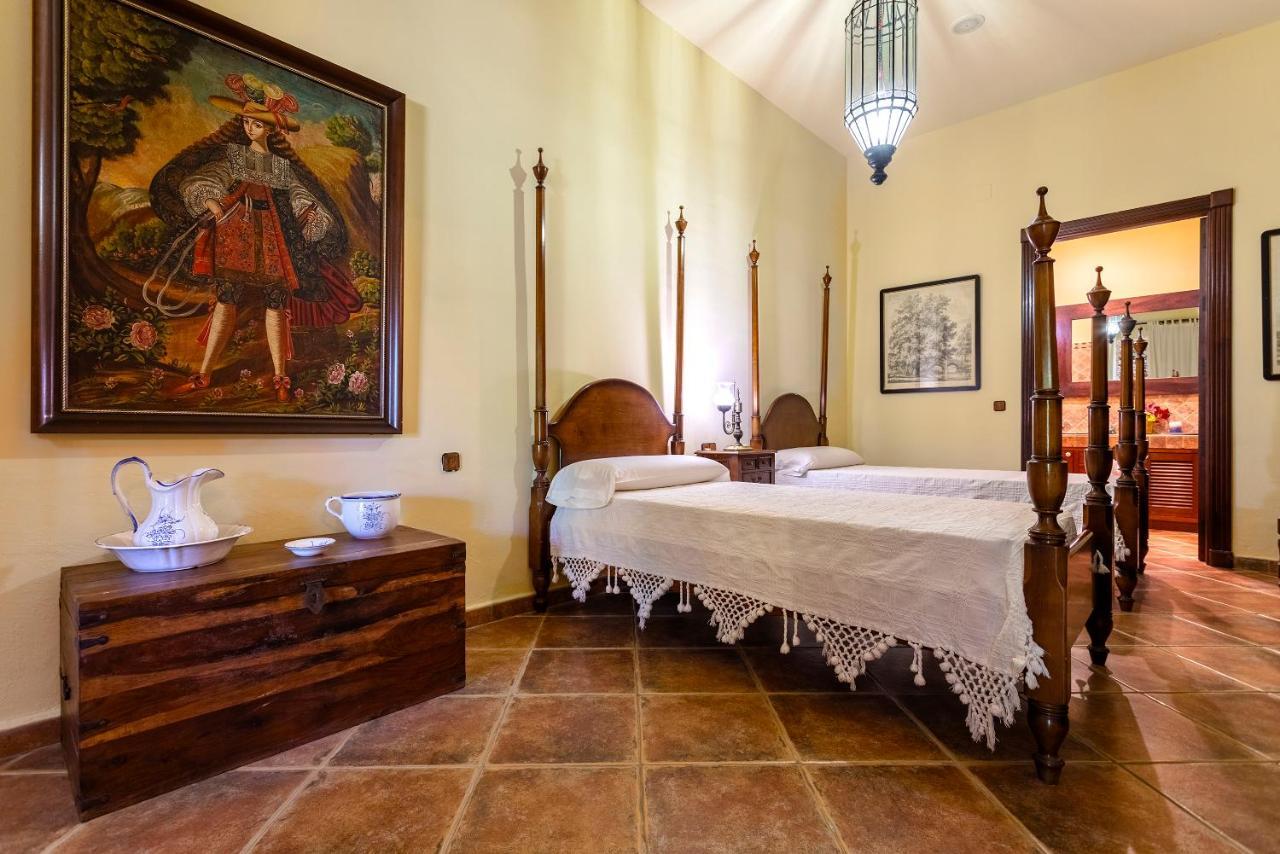 Casa Flores Con Piscina Interior Climatizada Alcaucín Eksteriør bilde