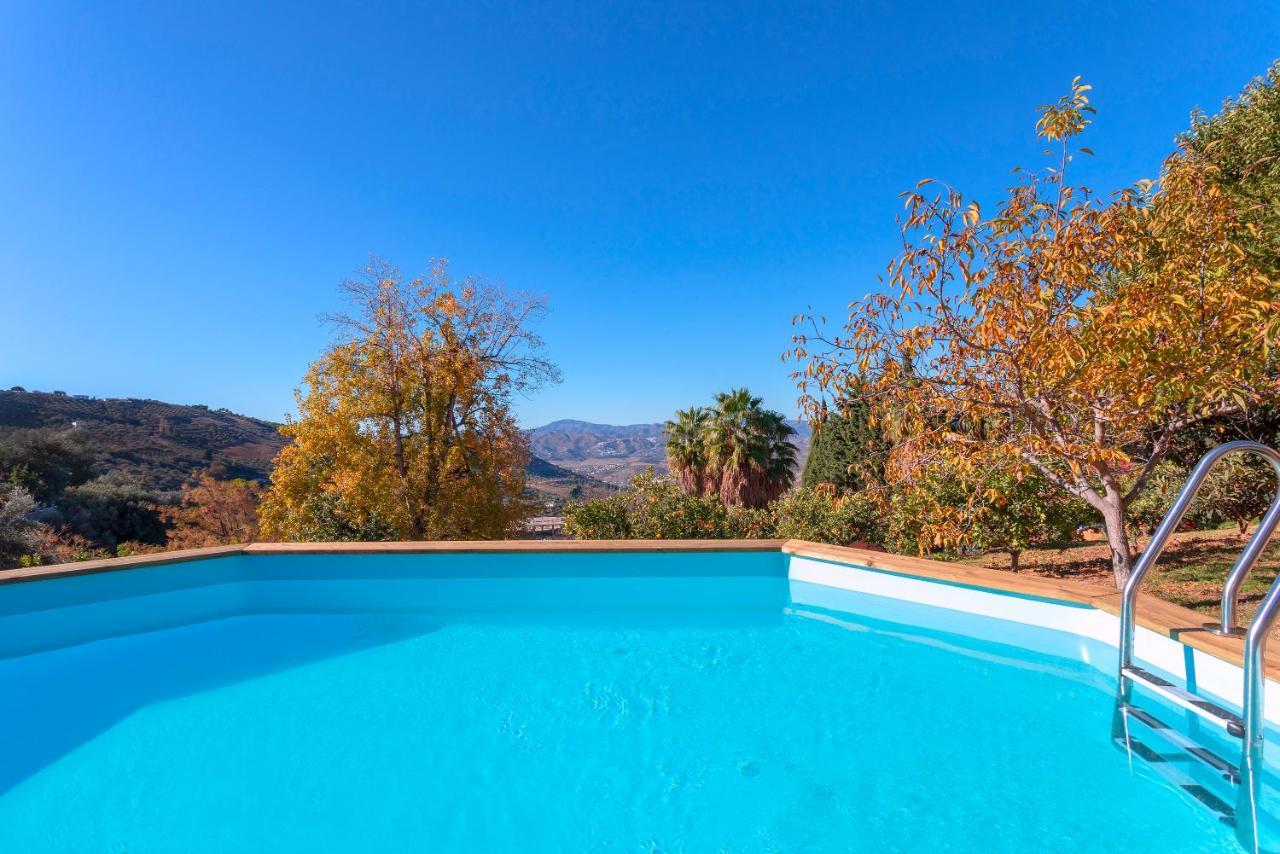 Casa Flores Con Piscina Interior Climatizada Alcaucín Eksteriør bilde