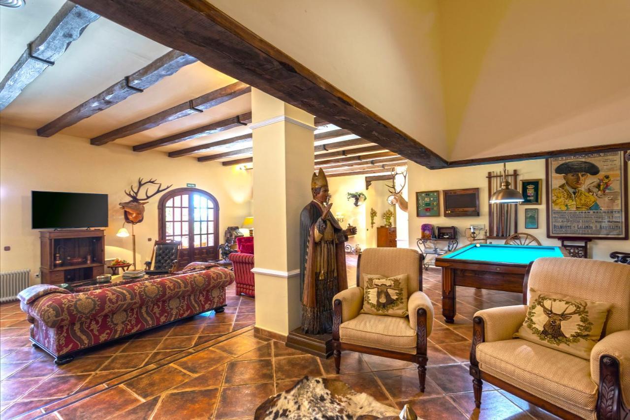Casa Flores Con Piscina Interior Climatizada Alcaucín Eksteriør bilde