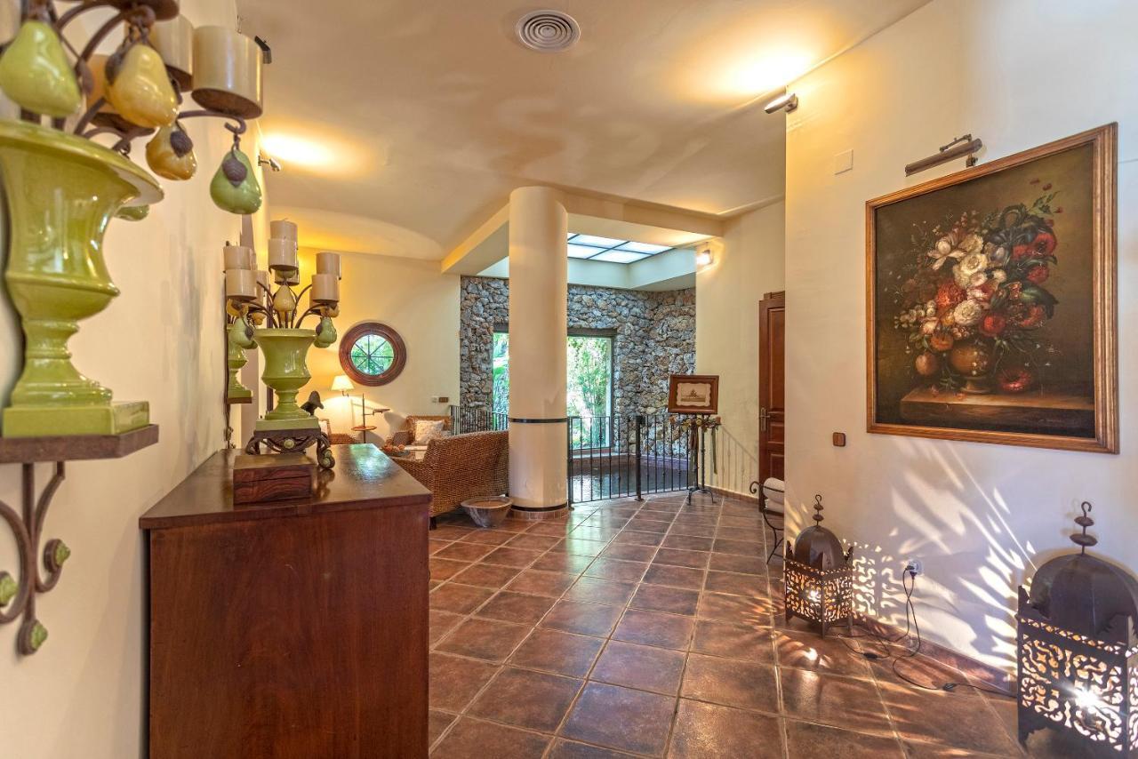 Casa Flores Con Piscina Interior Climatizada Alcaucín Eksteriør bilde